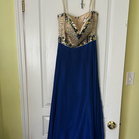 Prom Dress - Picture 3 of 10